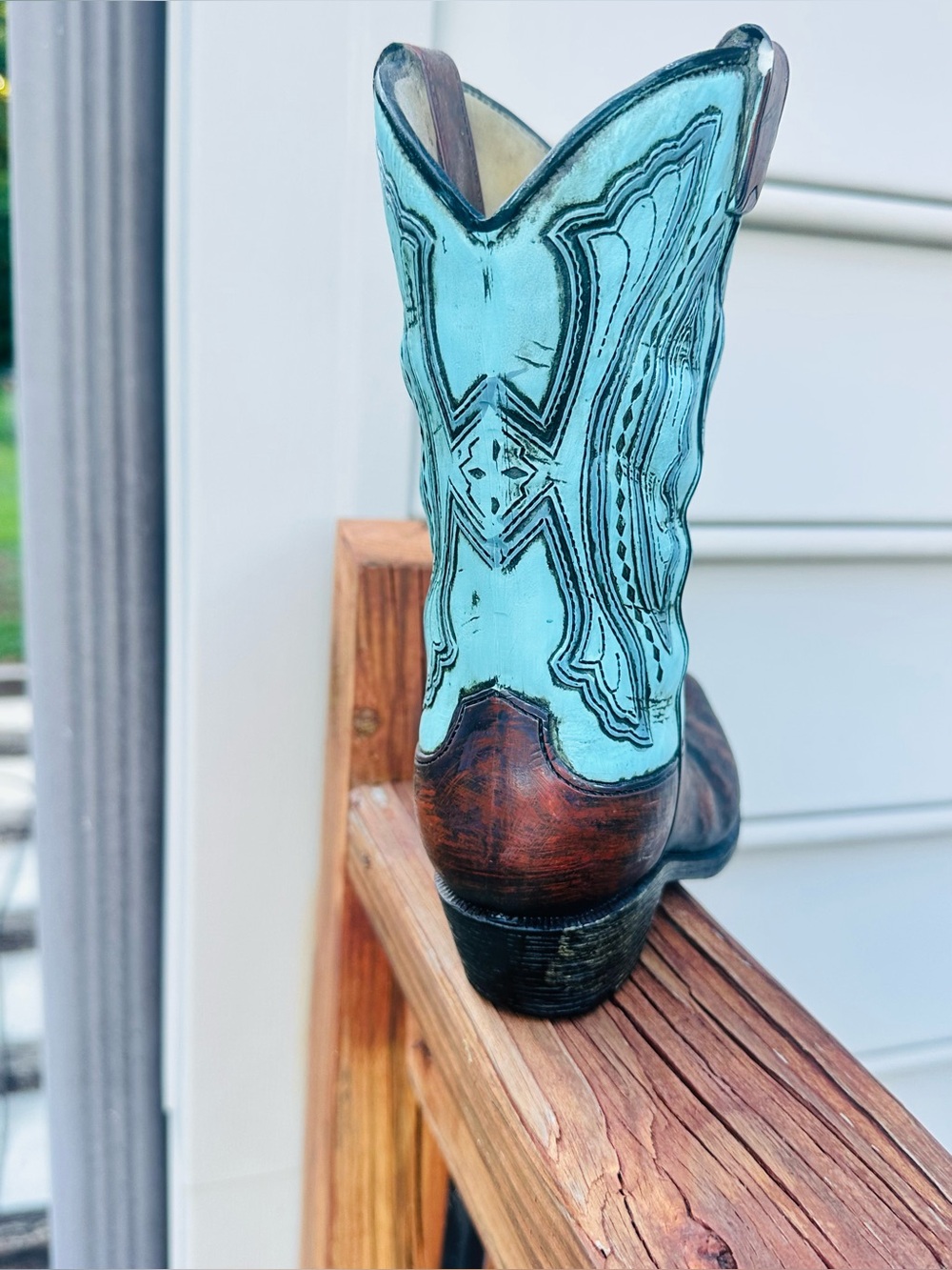 Burton & Burton Western Rustic Howdy Cowboy Boot Resin Vas e/Decor Handpainted - Picture 3 of 9